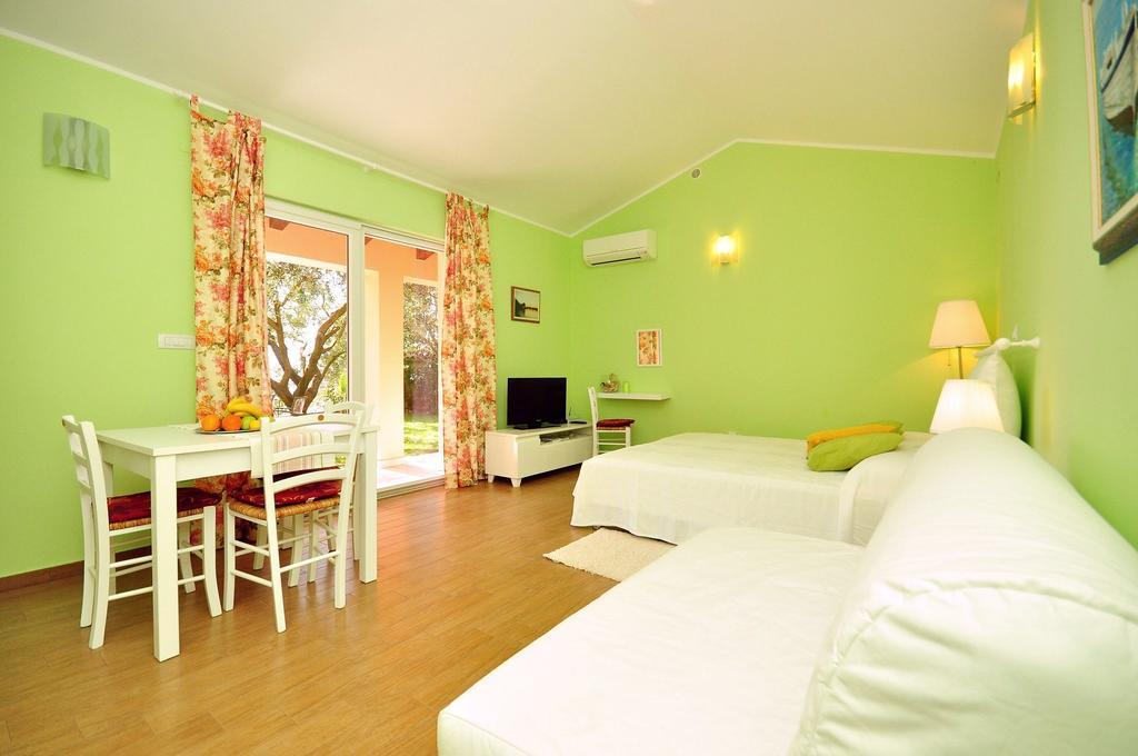 Apartments Petra Near Beach Veruda Exterior foto
